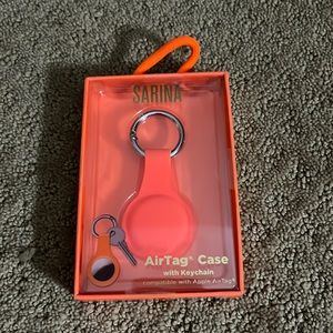 NIB Sarina airtag case
